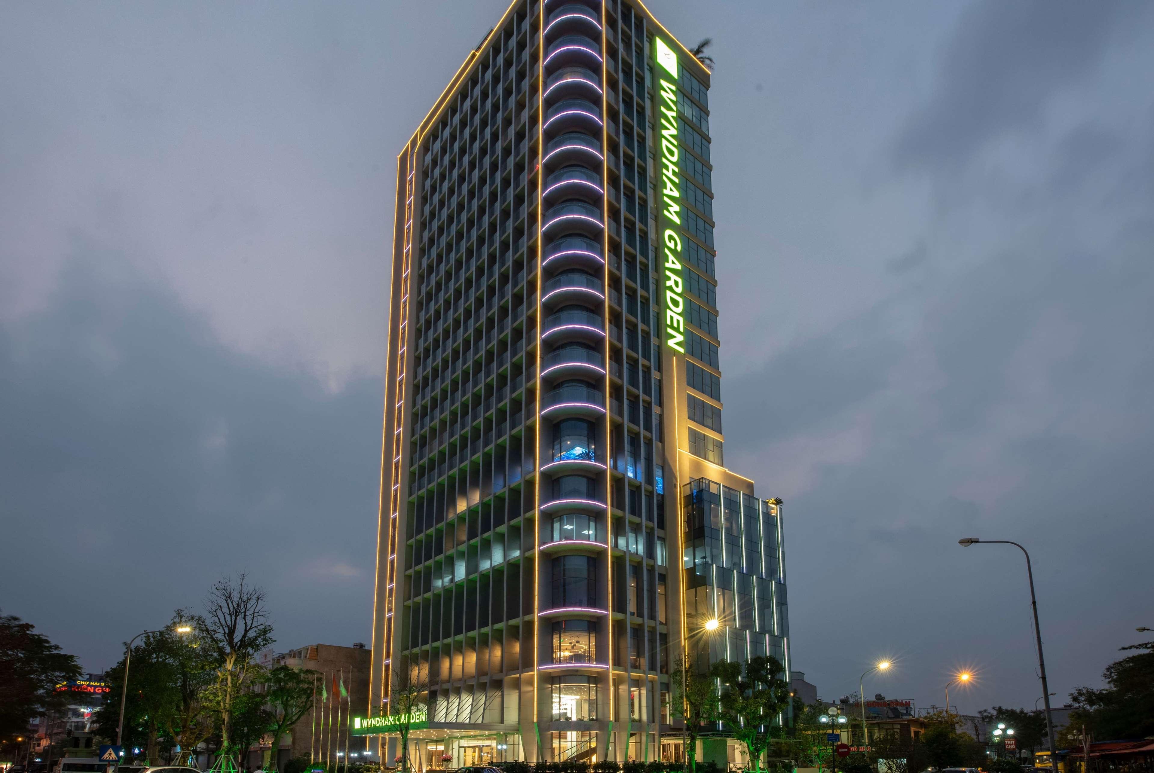 Wyndham Garden Ханой Экстерьер фото